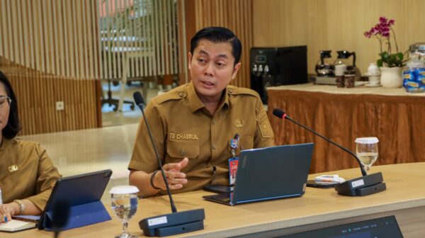 1. Direktur SUPD III, Ditjen Bina Bangda, TB. Chaerul Dwi Sapta